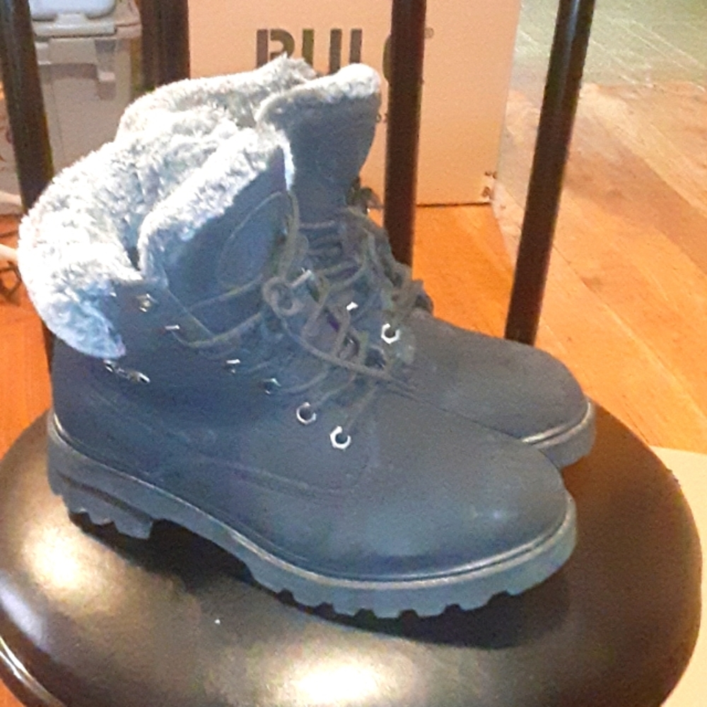 Ladies LUGZ lace up boots size 8